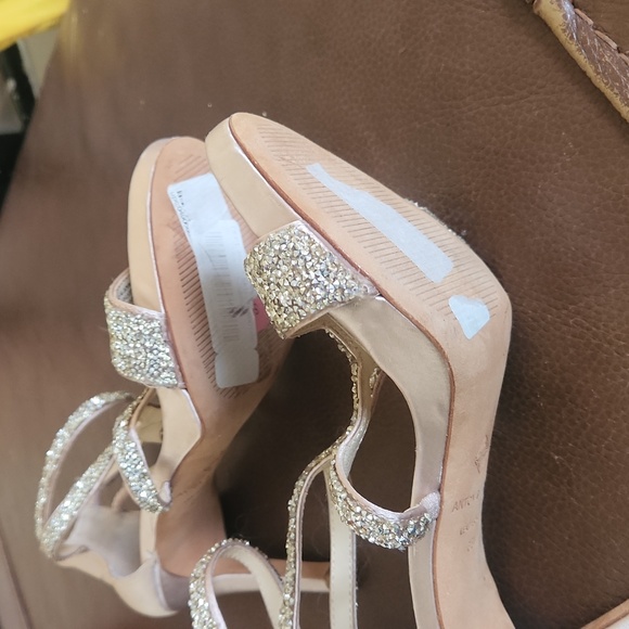 NWT Antonio Melani Heals - Picture 7 of 7